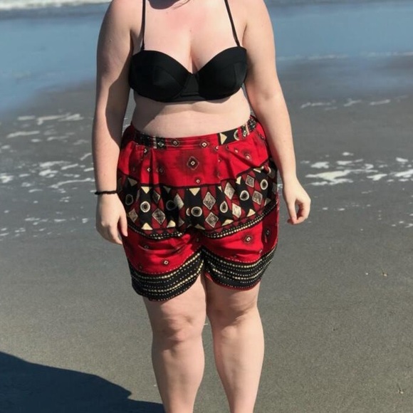 Stacey Michaels Red Patterned Shorts - Picture 9 of 9